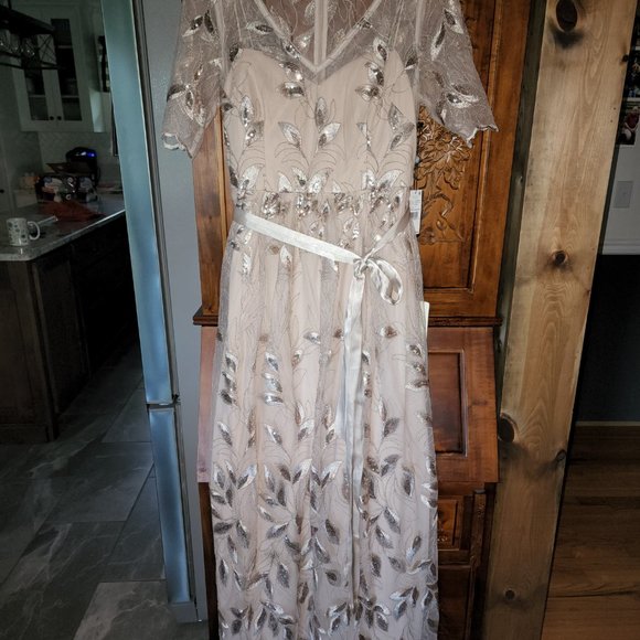 Adrianna Papell Embroidered Knit Long Ball Gown w/ Elbow Sleeves Brand NWT - Picture 8 of 11